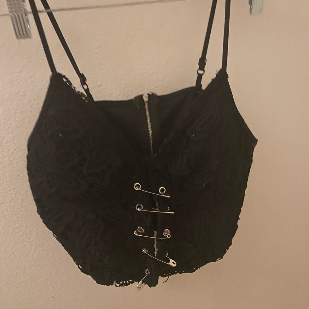 Black Lace  crop tank top w/ zipper